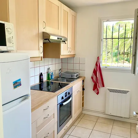 Chez Madou, T1 En Bas De Et Rez De Jardin A 900m De La Et Des Commerces Apartment Frejus