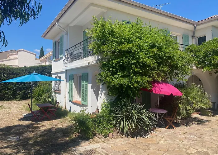 Chez Madou, T1 En Bas De Et Rez De Jardin A 900m De La Et Des Commerces *